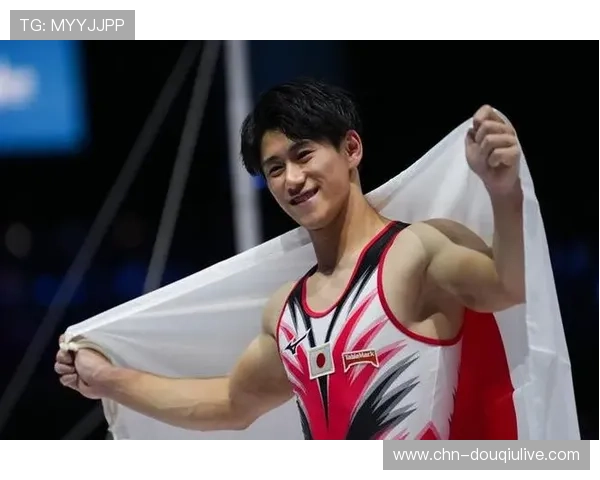 日本桥本大辉单杠下法动一小步，细节失误憾失冠军卫冕机会